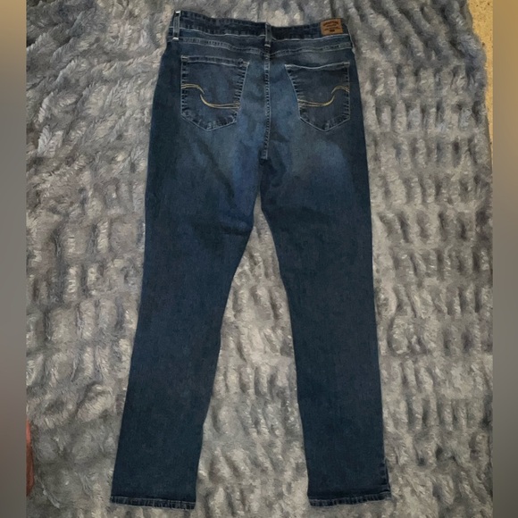 Signature Levi Strauss Mid Rise Straight Jean sz 12M - Picture 6 of 7